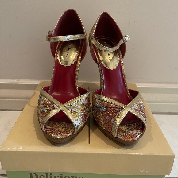 Delicious Jeorjia Heels Size 6.5 - Picture 1 of 5